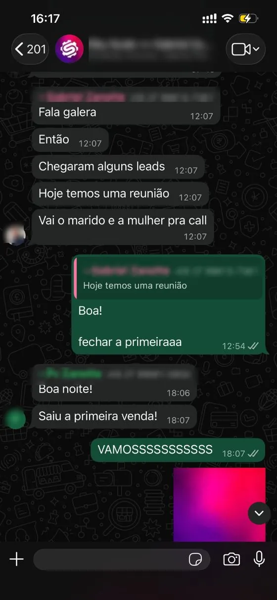 Print de WhatsApp: leads chegaram, reunião e primeira venda